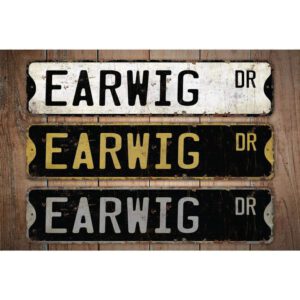 Earwig-Premium-Quality-Rustic-Metal-Sign-Images.jpg