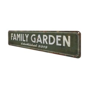 Family-Garden-Premium-Quality-Rustic-Metal-Sign-4.jpg